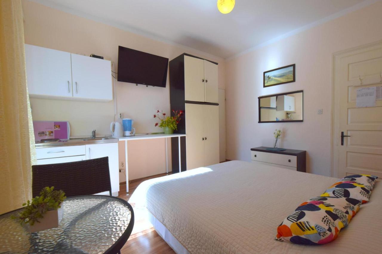 Apartments Margarita Malinska Luaran gambar